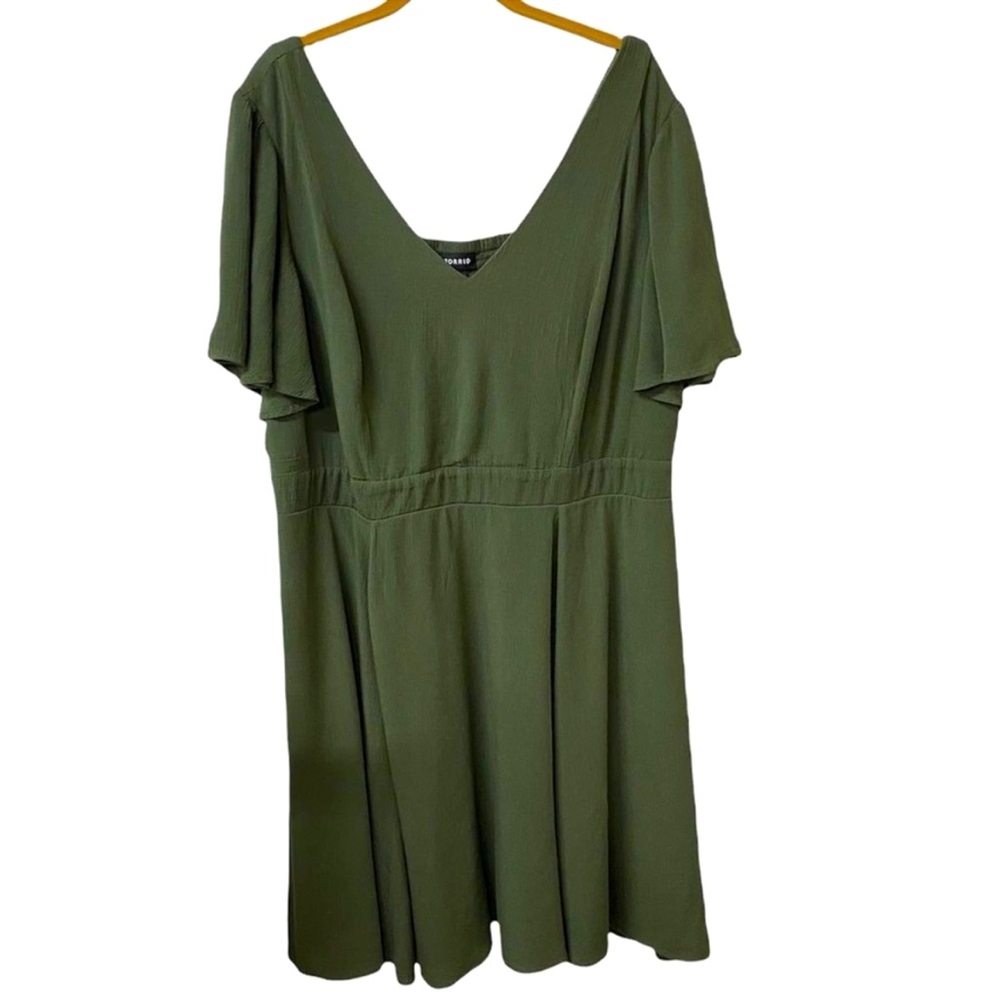 Torrid Women's Lined Tunic Dress Size 2 short Sleeve Vneck Smocking Pullover